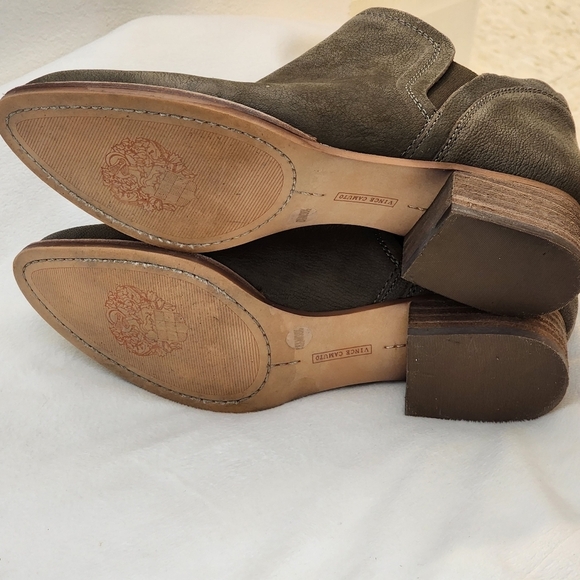 Vince Camuto Carlal Taupe Leather Booties Luxury Silk Goat Texture Ankle Boots - Picture 14 of 16